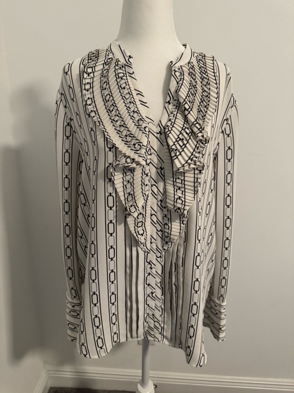 Ann Taylor Ruffled Chain-Print Blouse in Ivory and Black